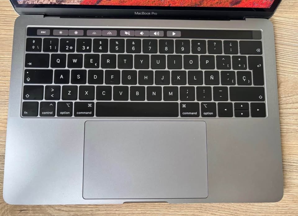 Macbook Pro 13” Touchbar 2018 - photo 4