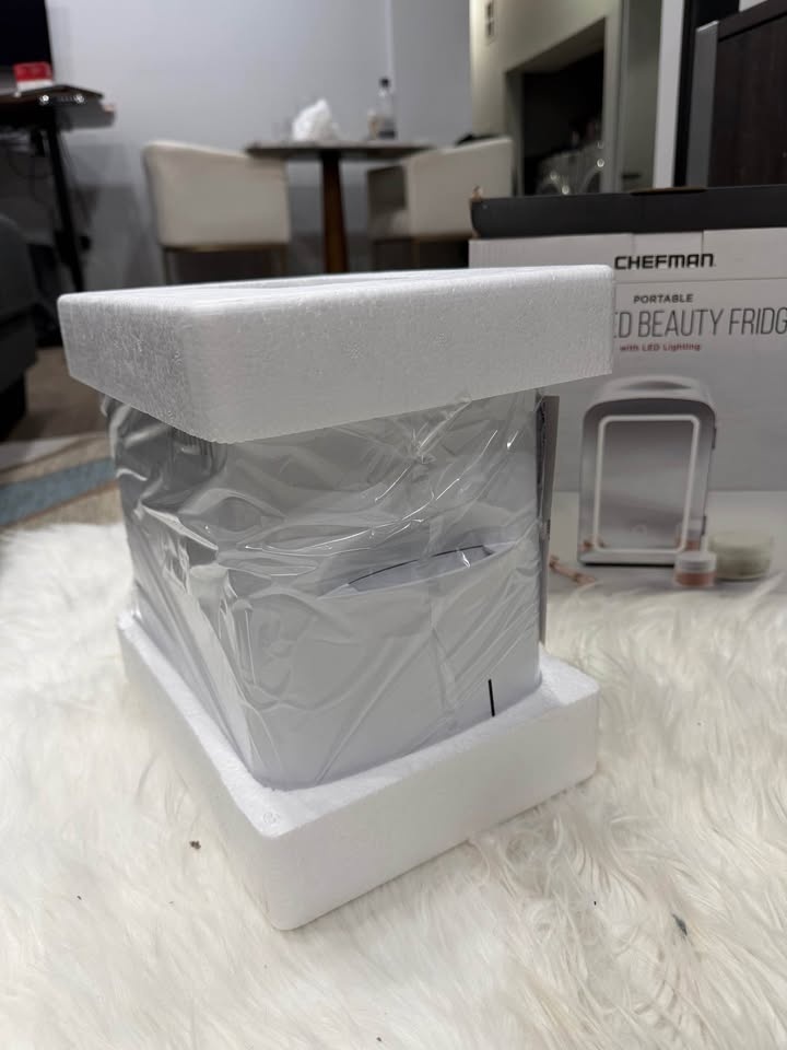 Portable Mirrored Beauty Fridge With LED Lighting - photo 4