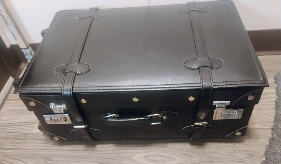 Black Leather Suitcase - photo 3