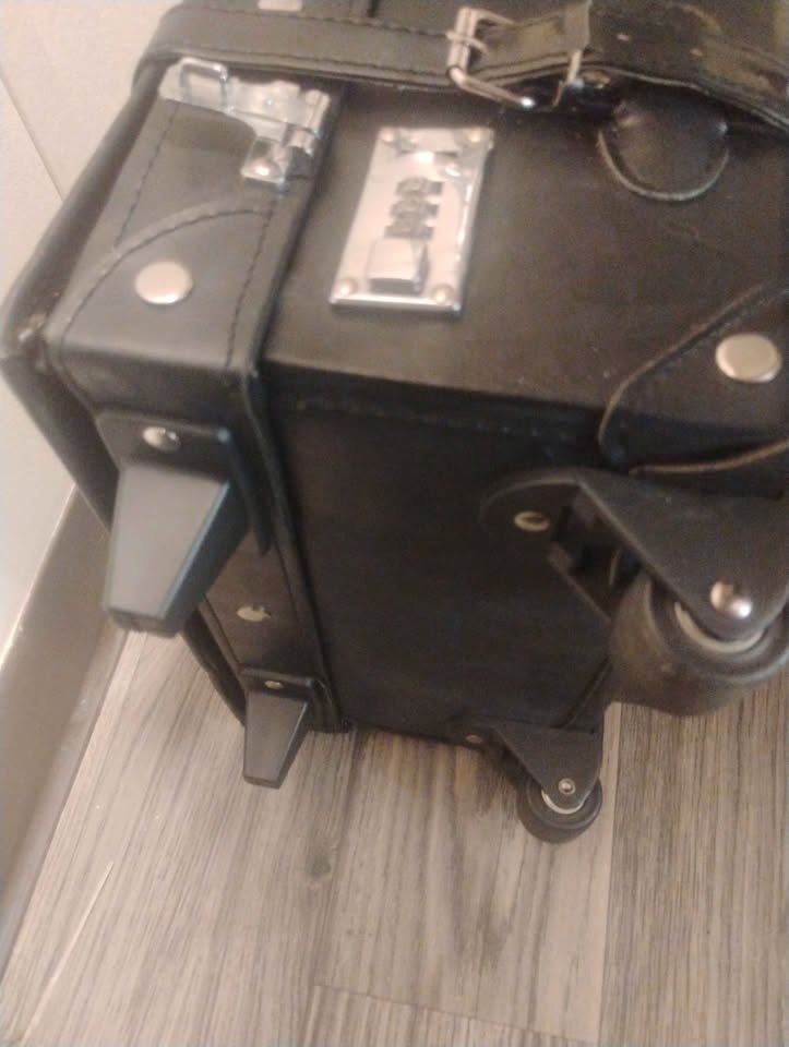 Black Leather Suitcase - photo 4