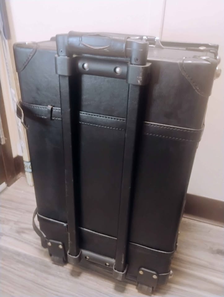 Black Leather Suitcase - photo 5