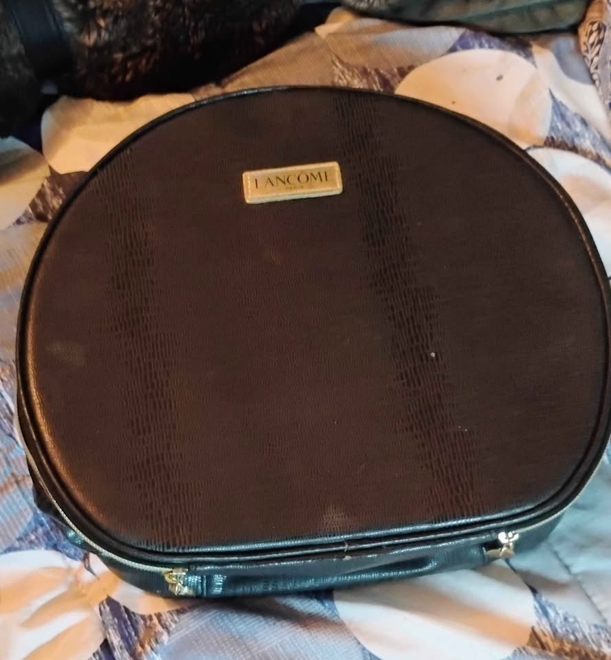 1980's Vintage Lancome Black Round Makeup Case - photo 3
