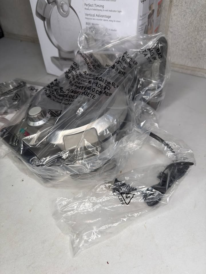 Cuisinart WAF-V100C Vertical Belgian Waffle Maker - photo 2