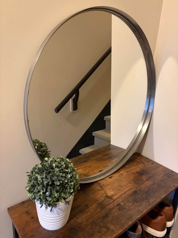 Round Wall Mirror – 51 cm – Modern Metal Frame - photo 2