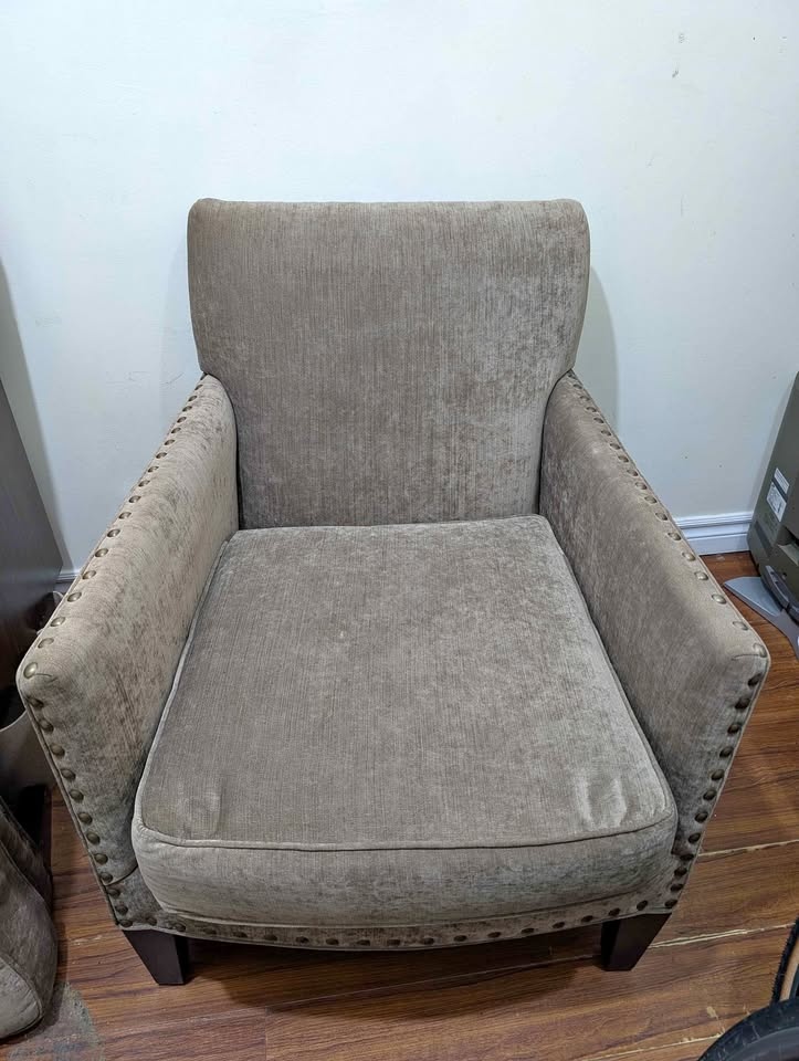 2x Lounge Seats and Footstool