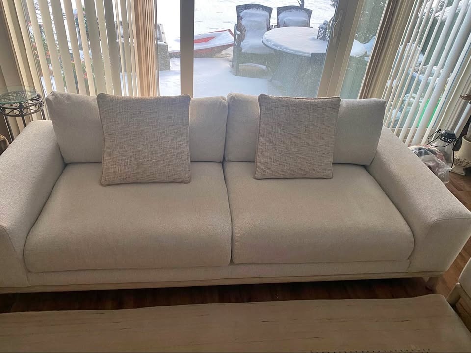 Bernhardt Hadley Fabric Sofa (Retails over $2500)