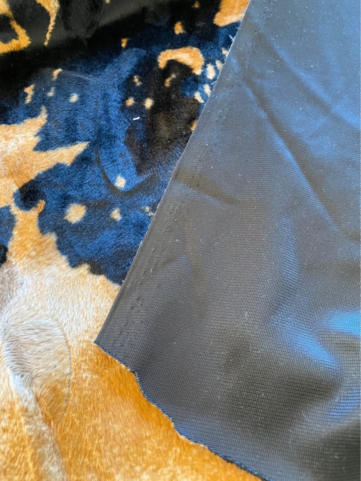 Black and Gold Velvet Fabric - photo 2