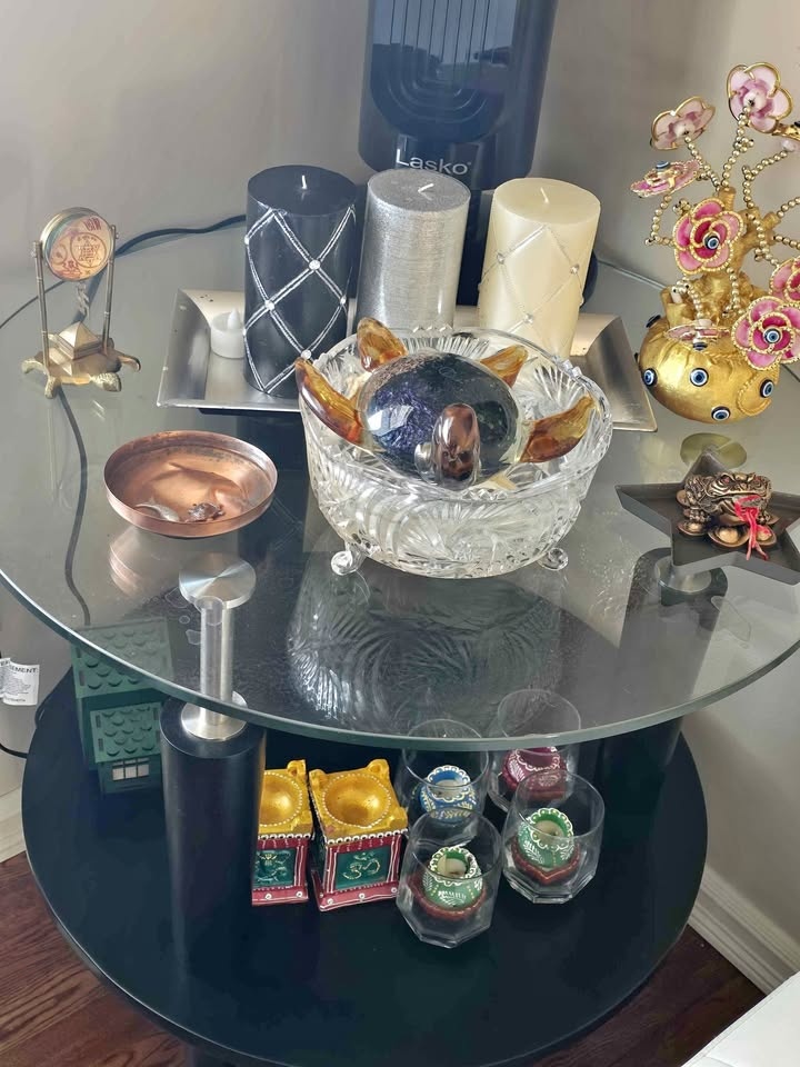 Tempered round 2 Side Table