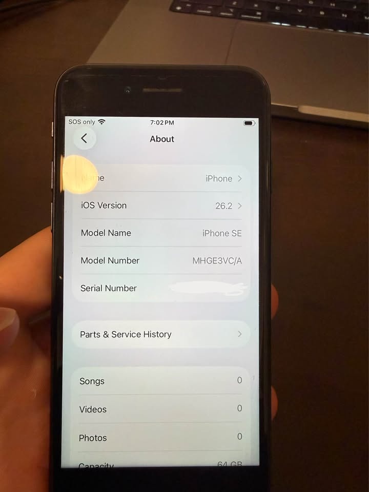 iPhone SE (2nd gen 2020) - photo 3