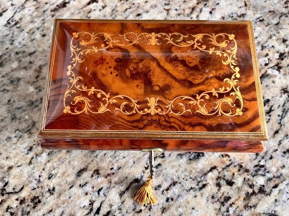 Sorento Music Jewelry Box