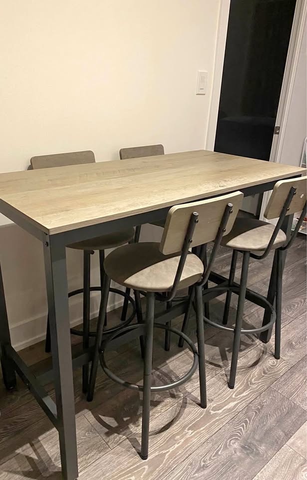 Dining table set