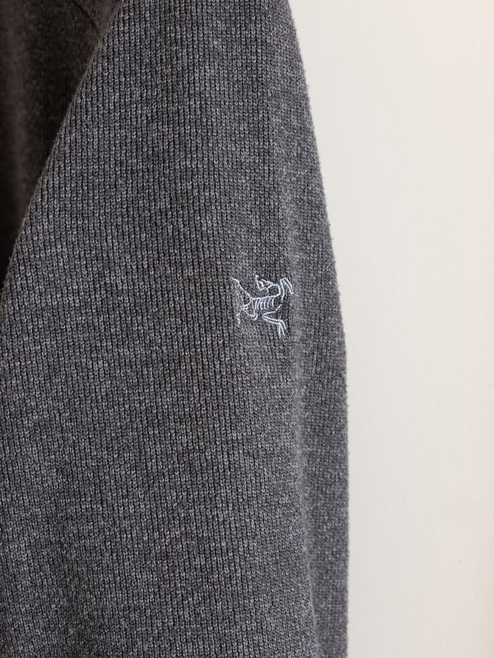 Arcteryx 'Covert' Sweater - Size Small - photo 4