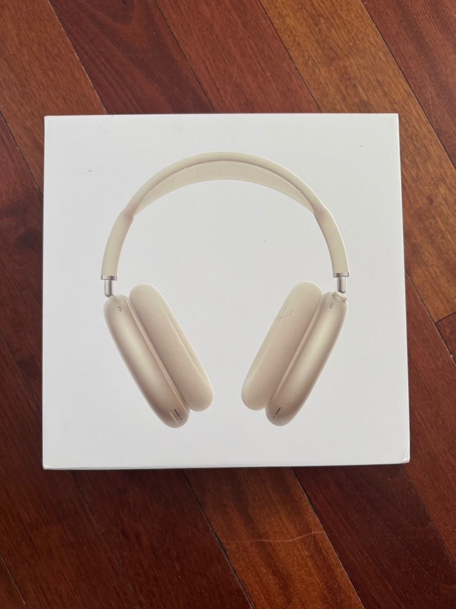 AirPod Maxes Sealed USB-C Starlight