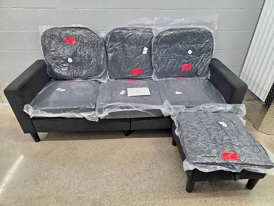 Wayfair Sectional Sofa with Ottoman – Brand New