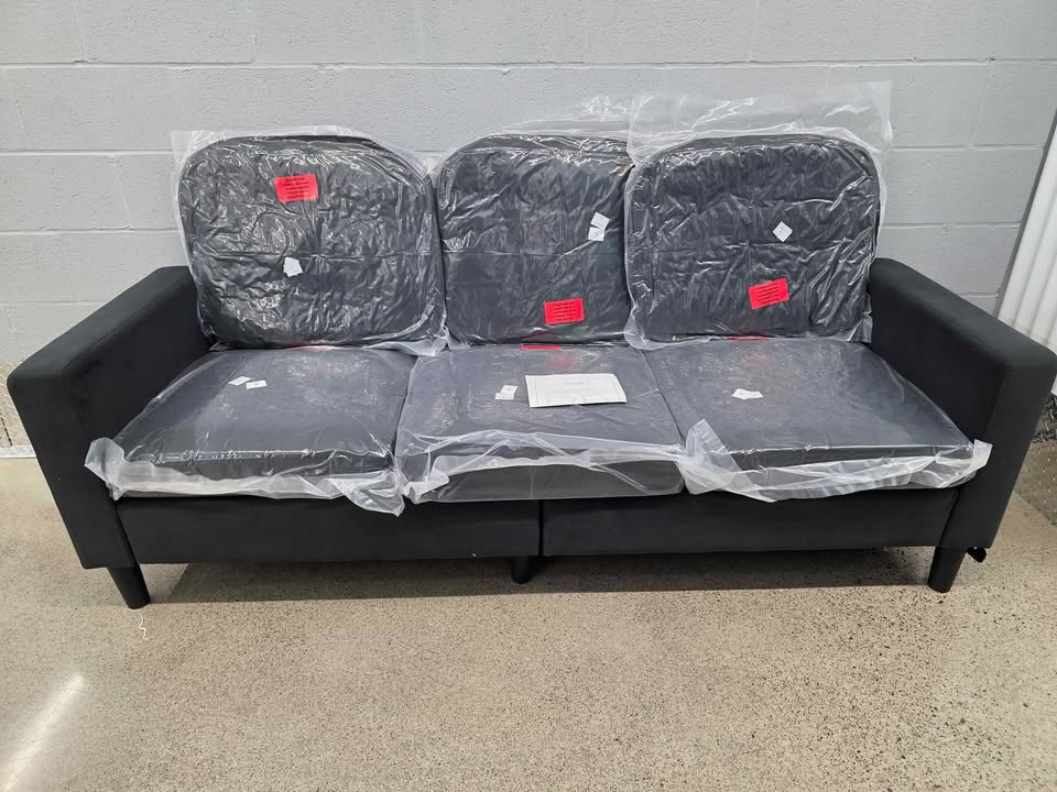 Wayfair Sectional Sofa with Ottoman – Brand New - photo 4