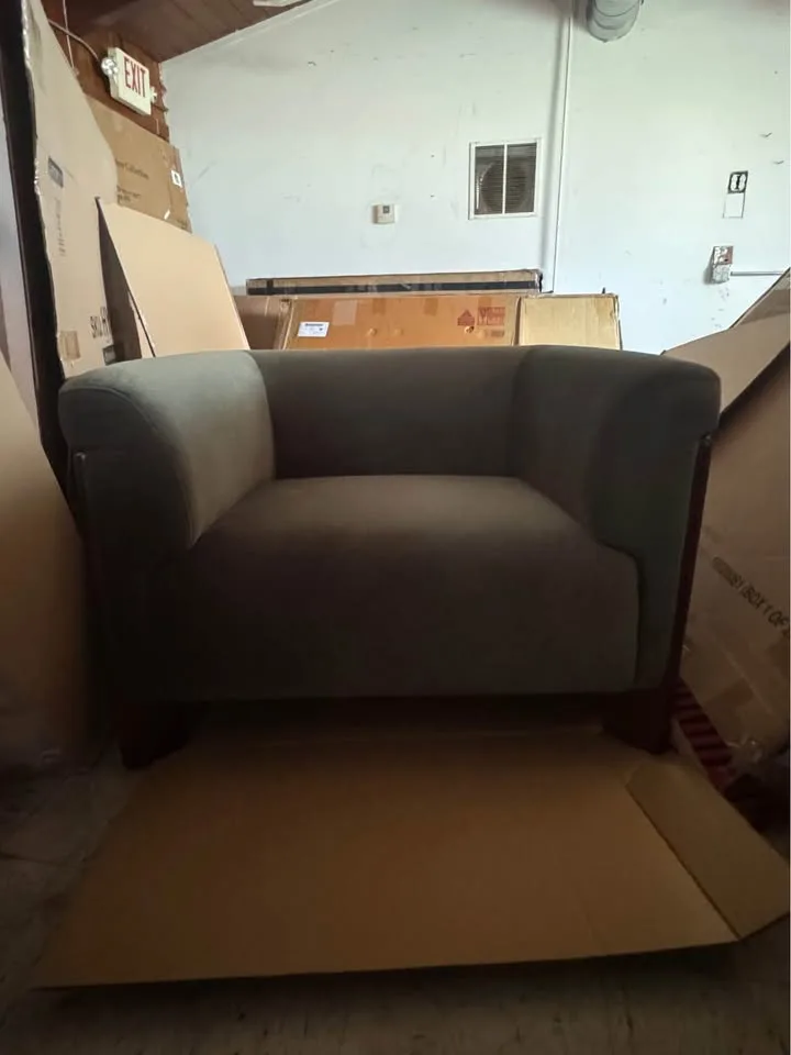 Wanetta Upholstered Armchair image indicator(4)
