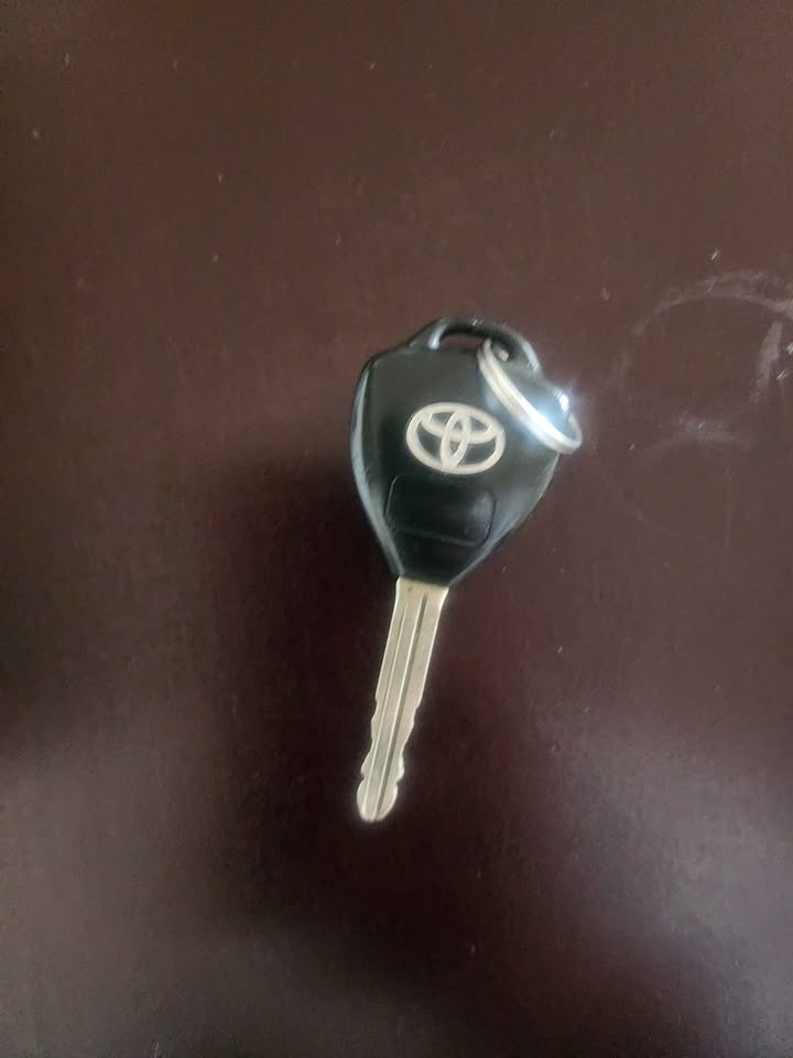 Toyota Camry Fob Key - photo 2
