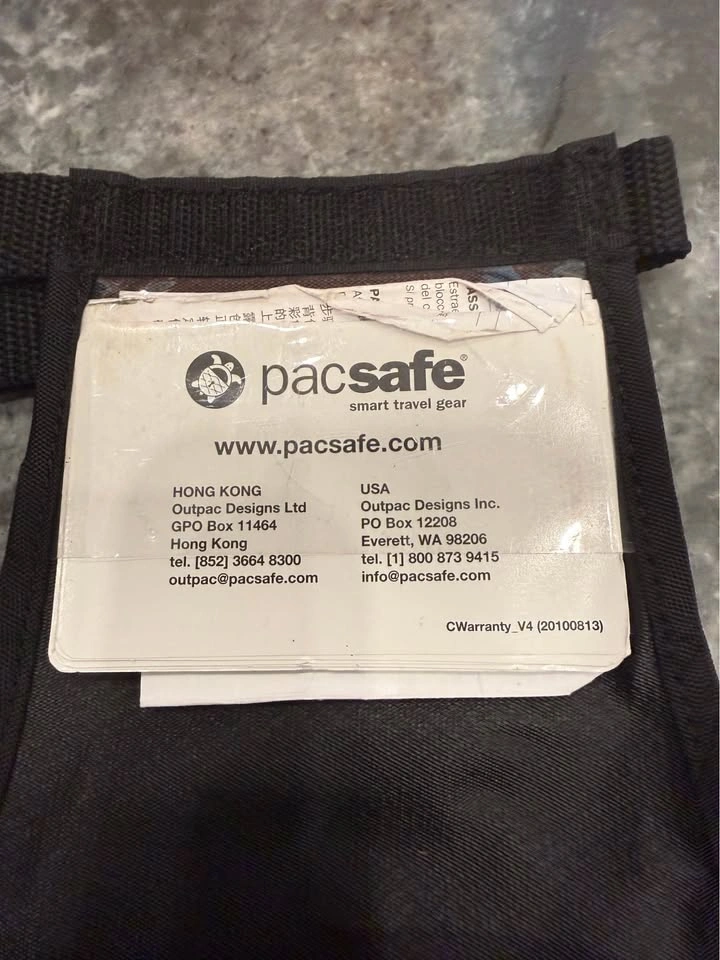 Pacsafe 140L Anti-Theft Backpack & Bag Protector - photo 4