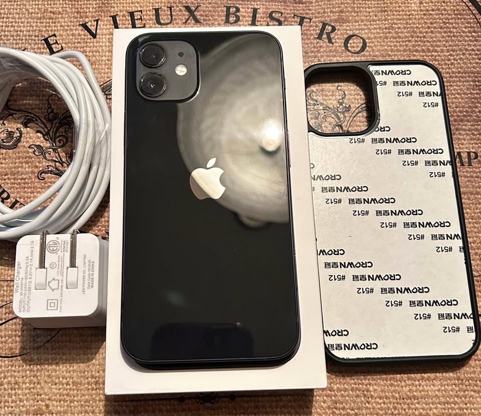 (91%)iPhone 12 64GB - Excellent Condition-USA + Accessories.