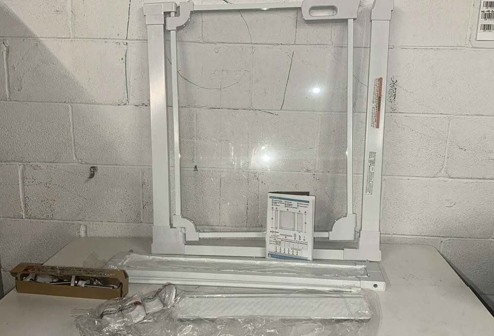 WAOWAO Clear Baby Gate for Stairs - photo 3