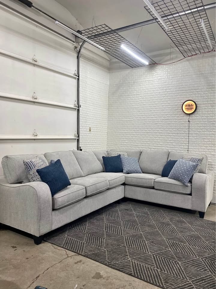 FREE DELIVERY Large Sectional