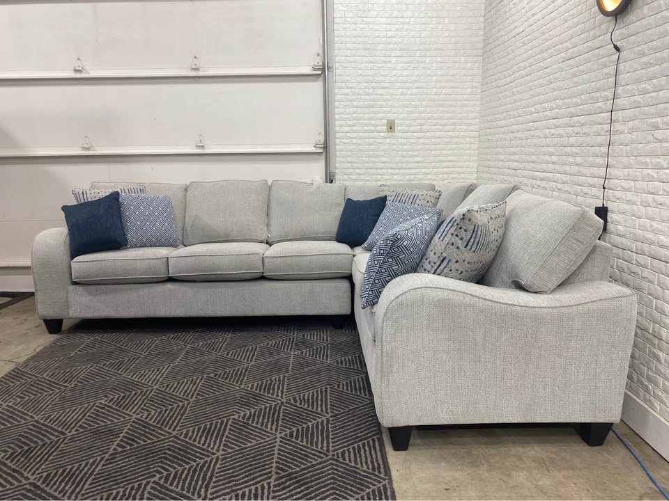 FREE DELIVERY Large Sectional - photo 2