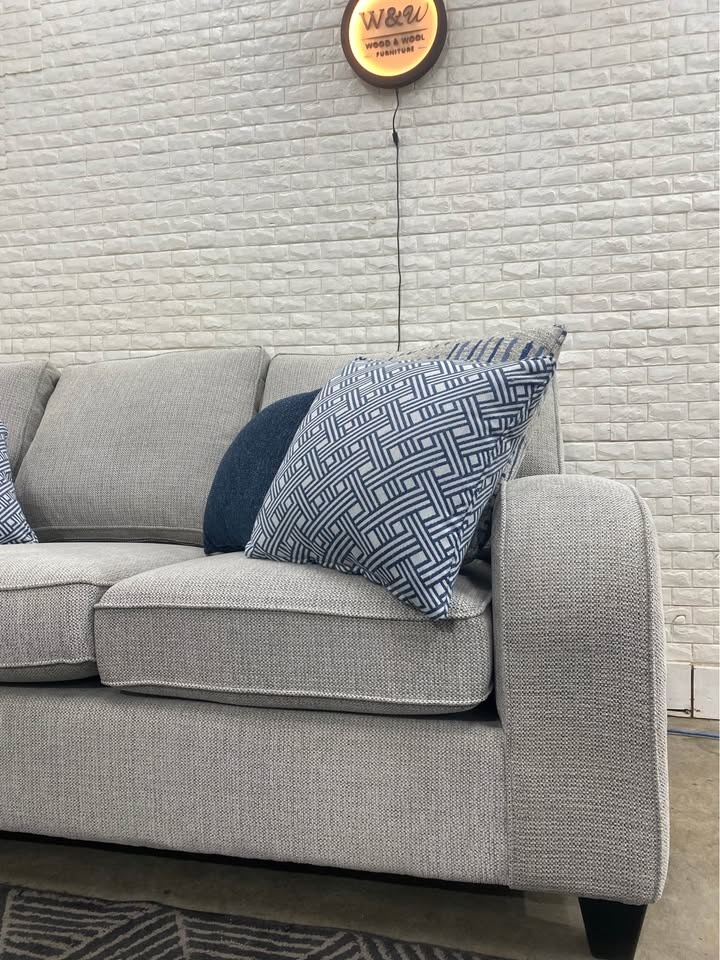 FREE DELIVERY Large Sectional - photo 4