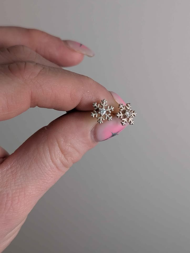 Michael Hill Diamond Snowflake Earrings - photo 3