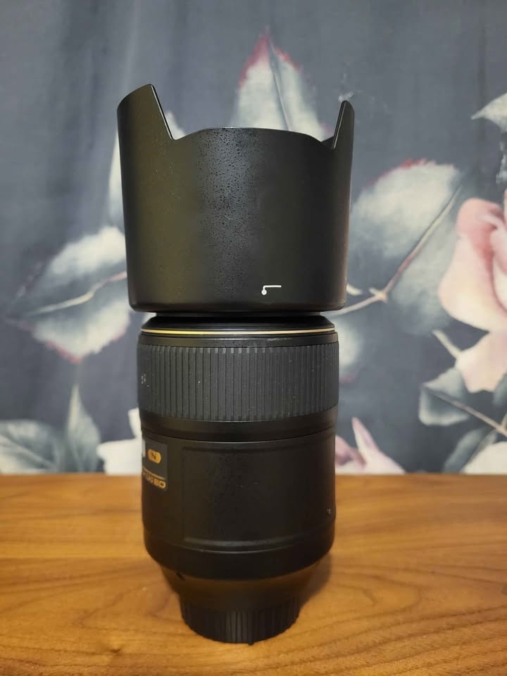 Nikon AF-S Micro 105mm f/2.8 VR Macro Lens - photo 2