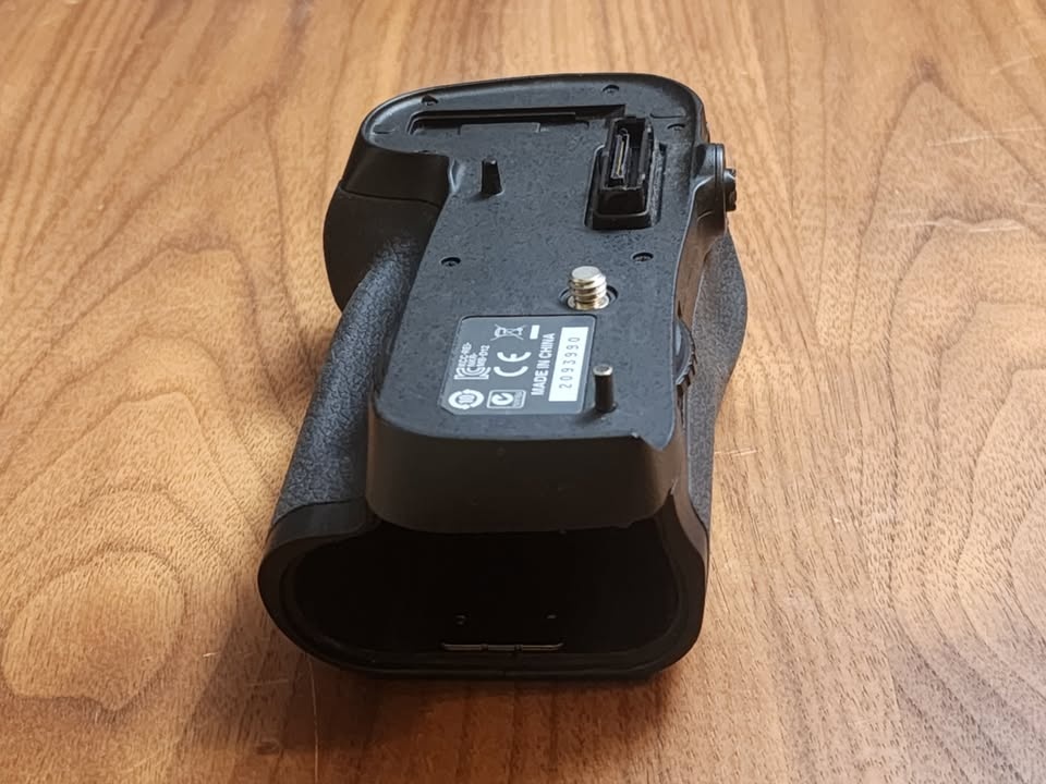 Nikon MB-D12 Battery Grip for D800/D810 - photo 4