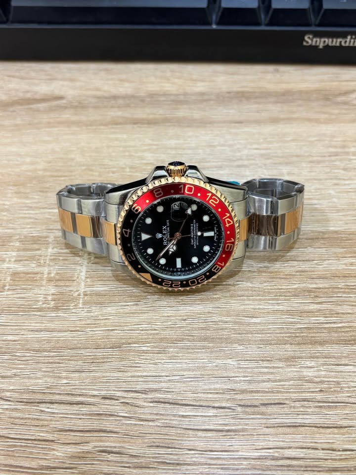Man Luxury Golden Watch with Diamond Accents - photo 3