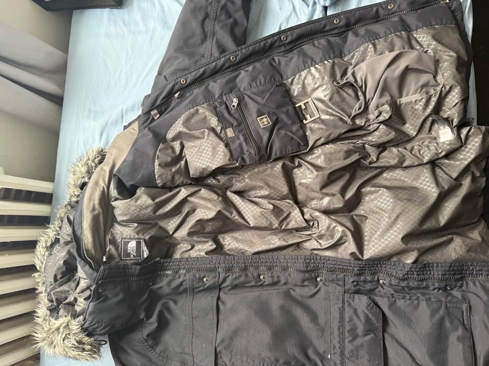 The North Face Men’s Parka Jacket – Size M – Authentic - photo 2