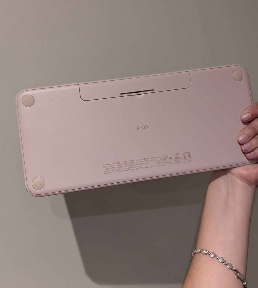 Logitech K380 Bluetooth Keyboard - Rose Pink 🌸 - photo 2