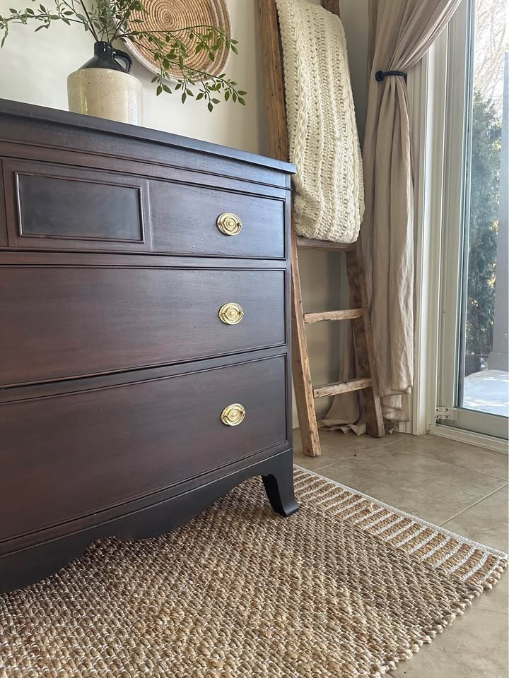 Restored Vintage Hepplewhite Dresser / Sideboard - photo 2