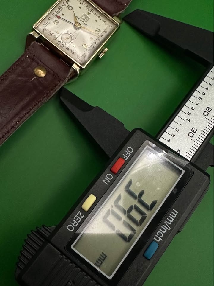 Rare Vintage Benrus Square Triple Calendar Watch | Runs Great - photo 3