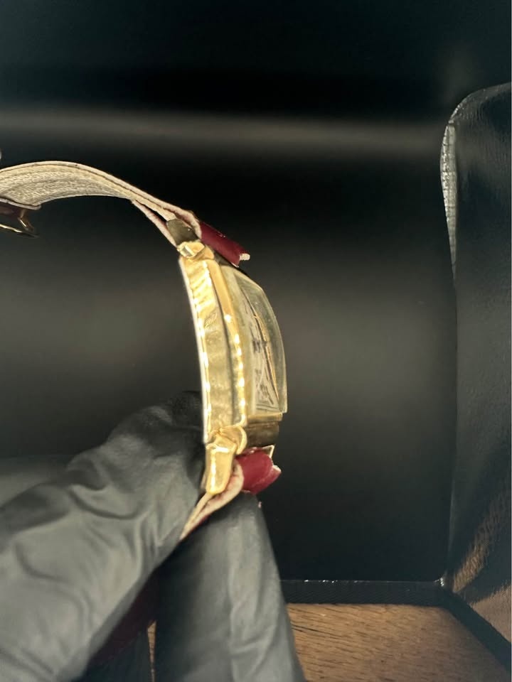 Vintage Bulova 1930s-40s Rectangular Dress Watch - photo 4