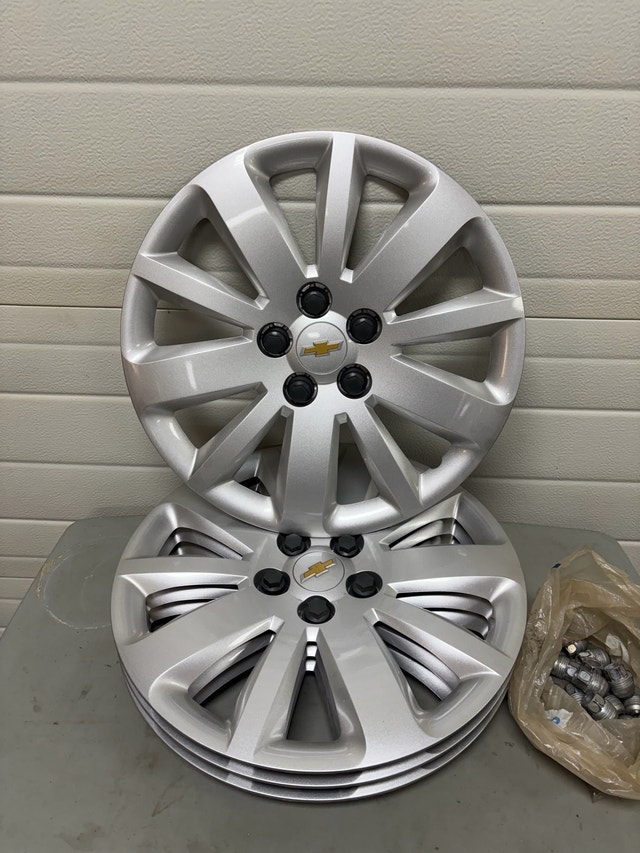 16” Chevrolet Wheel Covers with Nuts