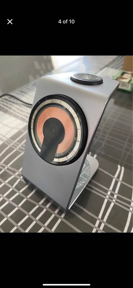 Brand new 3 in 1 charging station (phone + earbuds + watch) - photo 4
