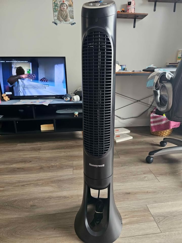 Honeywell QuietSet Tower Fan - photo 2