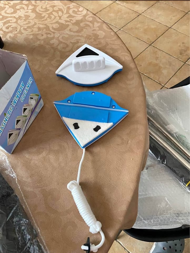 Brand new 5-12Mm Magnetic Adjustable Window Glass Wiper / Cleani