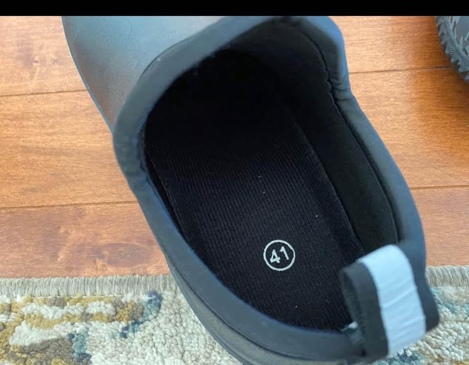 Brand new outdoor/ gardening/ rain shoes - photo 3