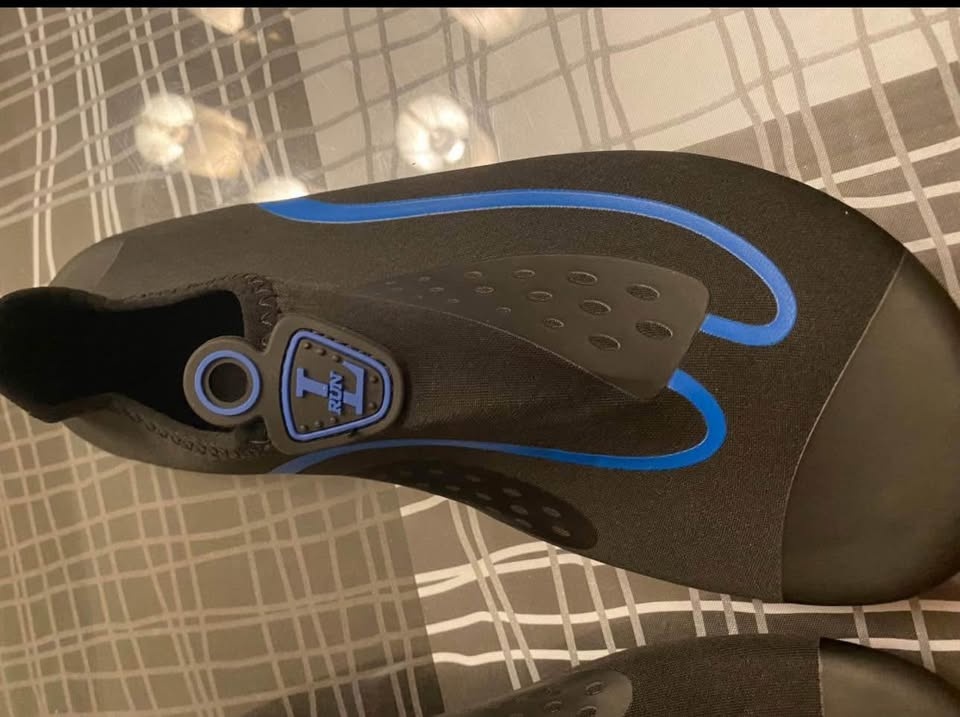Brand new Swimming shoes - photo 4