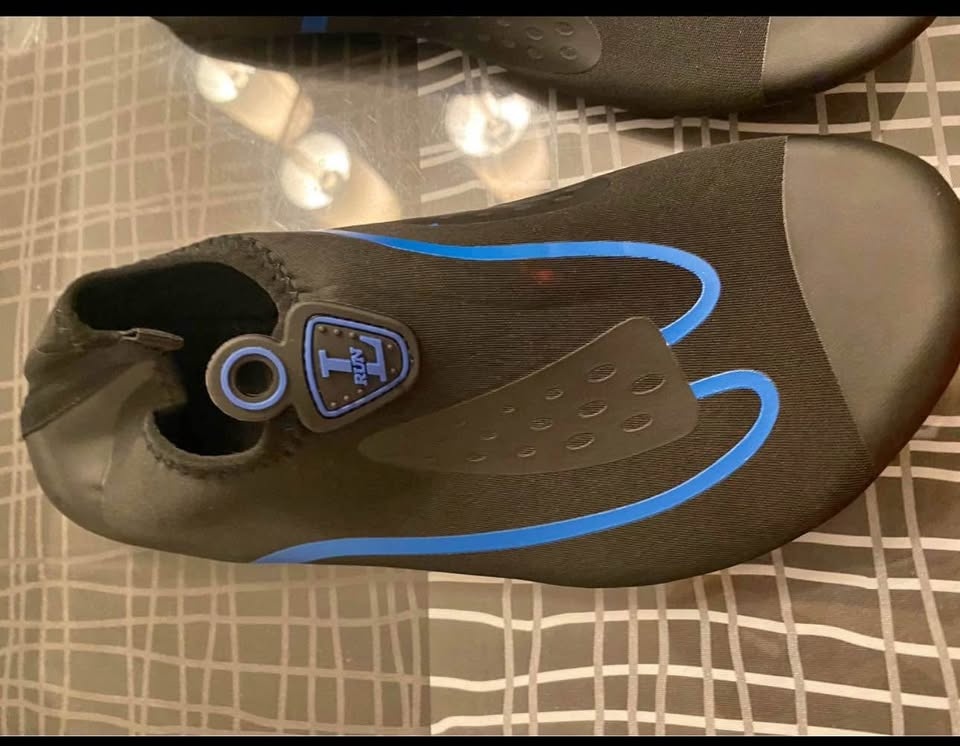 Brand new Swimming shoes - photo 5
