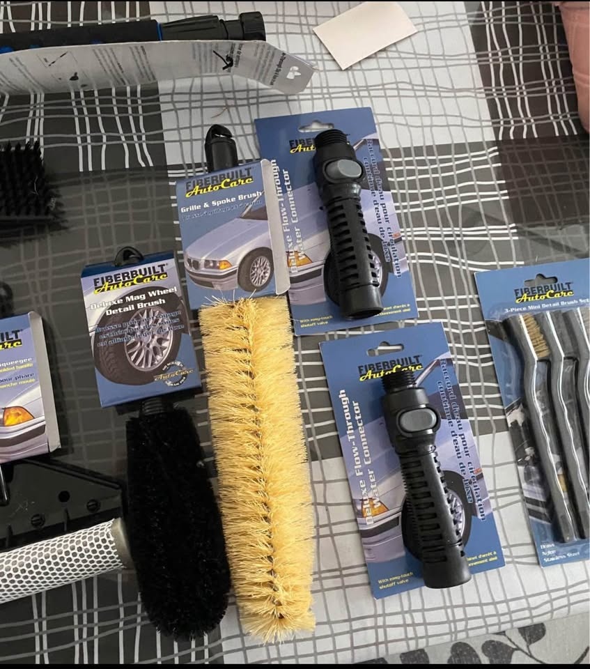 Brand new car cleaning brushes - photo 3