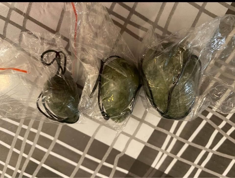 Brand new 3 jade stones - photo 3