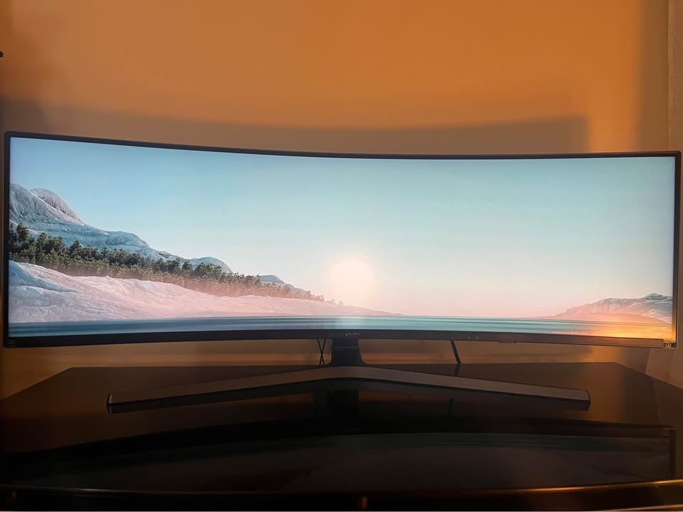 Samsung 49” Super Ultrawide Monitor - 144hz - C49HG90DMN - photo 2