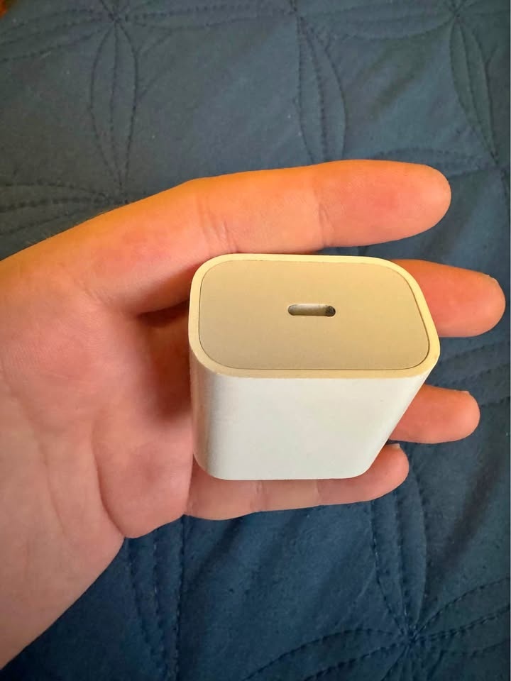 Apple TYPE-C fast charging block