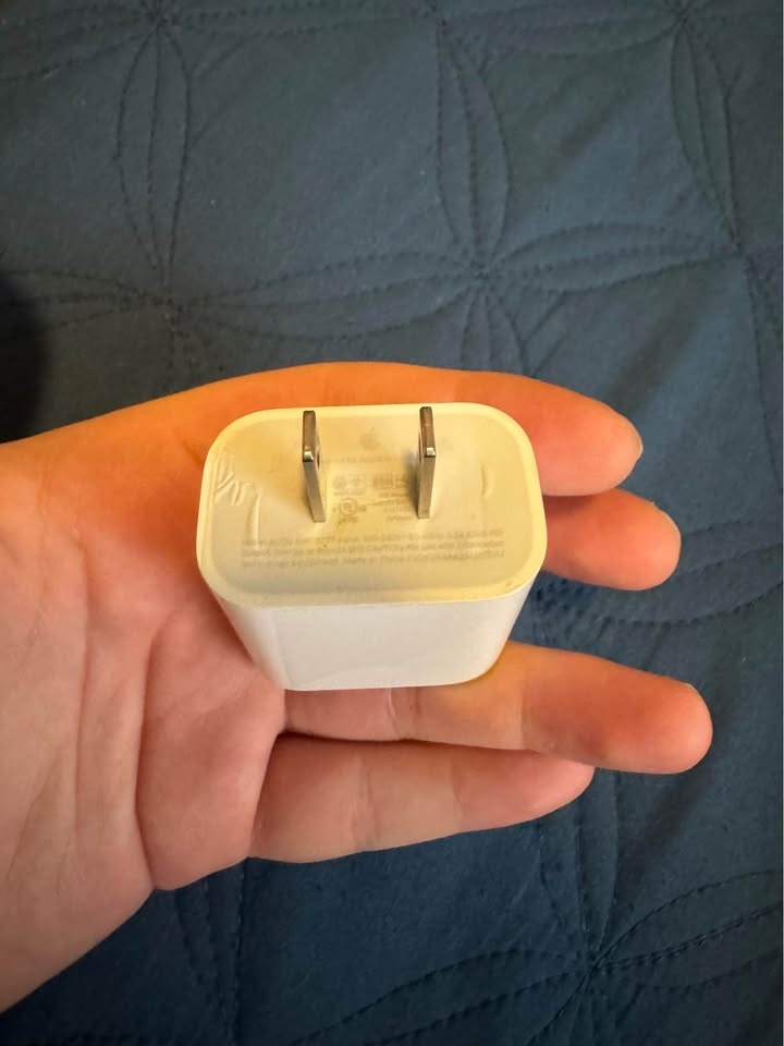 Apple TYPE-C fast charging block - photo 2
