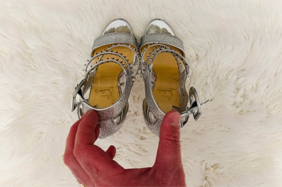 Christian Louboutin Choca Lux Sandals - photo 4