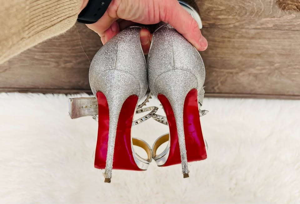 Christian Louboutin Choca Lux Sandals - photo 5